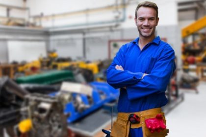 gerente-medindo-custos-operacionais